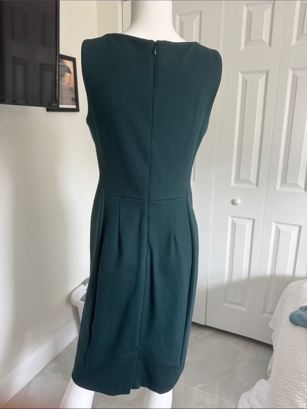 MM. LAFLEUR Sleeveless V-Neck Sheath Dress - Picture 2 of 3